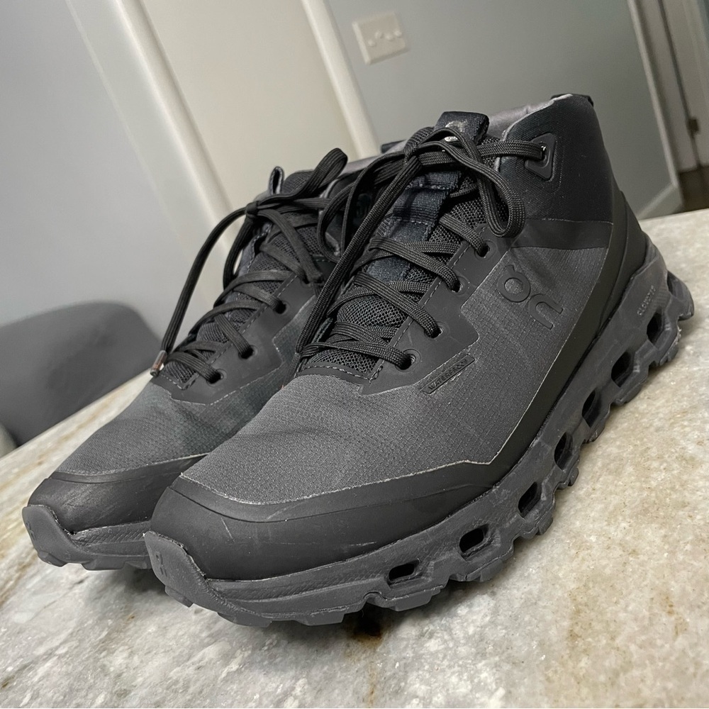 On Running Cloudroam Waterproof Sneaker Women’s 7.5 Black/Eclipse